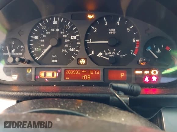 ✅ 2003 BMW 3 Series 325xi • VIN: WBAEU33413PH90673 • Lot: 43893354. Wystawiony na IAAI z przebiegiem 200 593 mil. Bezpłatny archiwum sprzedaży aukcyjnych z USA i szczegółowy raport historii pojazdu na DreamBid. Zdjęcie 7.