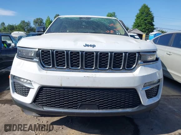 ✅ 2022 Jeep Grand Cherokee Limited • VIN: 1C4RJHBG3N8540707 • Lot: 42176048. Listed on IAAI with Not provided. Free auction sales archive from the USA and detailed vehicle history report at DreamBid. Image 11.