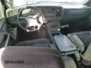 ✅ 2001 Chevrolet Silverado 2500HD • VIN: 1GCHK23121F166144 • Lot: 54622075. Wystawiony na Copart z przebiegiem Nie podano. Bezpłatny archiwum sprzedaży aukcyjnych z USA i szczegółowy raport historii pojazdu na DreamBid. Zdjęcie 8.