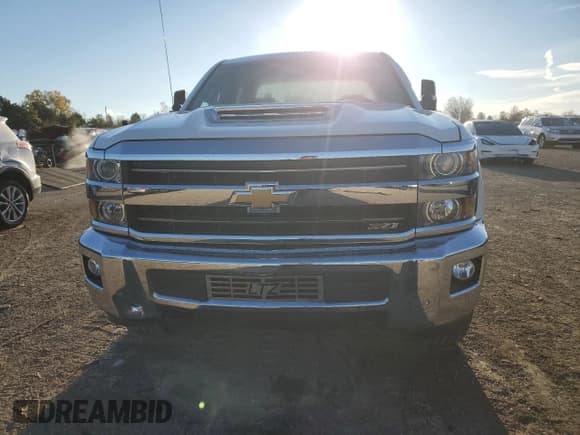✅ 2019 Chevrolet Silverado 2500HD LTZ • VIN: 1GC1KTEY7KF109974 • Лот: 90482655. Опубликован ранее на Copart с пробегом 132 910 миль. Бесплатный доступ к архиву аукционных продаж из США и подробный отчёт об истории автомобиля на DreamBid. Изображение 5.