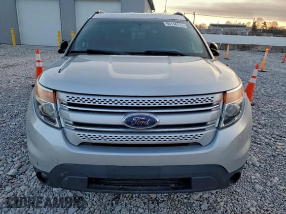 ✅ 2015 Ford Explorer XLT • VIN: 1FM5K8D84FGA13439 • Lot: 95144115. Wystawiony na Copart z przebiegiem 175 395 mil. Bezpłatny archiwum sprzedaży aukcyjnych z USA i szczegółowy raport historii pojazdu na DreamBid. Zdjęcie 5.