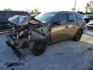 2018 Mitsubishi Outlander ES z VIN JA4AZ3A32JZ026840, wystawiony jako Copart lot #82738415 z przebiegiem Nie podano mil oraz Czysty tytuł • Clean title. Historia ofert i sprzedaży dostępna na DreamBid. Obrazek 1.