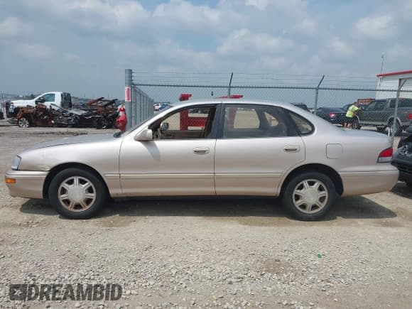 ✅ 1995 Toyota Avalon XL • VIN: 4T1GB10EXSU018393 • Lot: 42891336. Listed on IAAI with 155,709 mi. Free auction sales archive from the USA and detailed vehicle history report at DreamBid. Image 14.