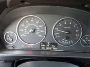 ✅ 2015 BMW 3 Series 328i • VIN: WBA3C1C56FK123829 • Lot: 90343345. Wystawiony na Copart z przebiegiem 122 715 mil. Bezpłatny archiwum sprzedaży aukcyjnych z USA i szczegółowy raport historii pojazdu na DreamBid. Zdjęcie 9.