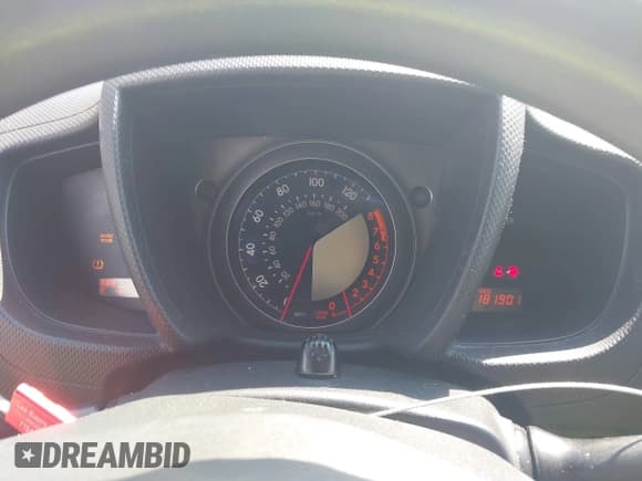 ✅ 2011 Scion xD • VIN: JTKKU4B41B1015312 • Lot: 42943283. Listed on IAAI with 181,901 mi. Free auction sales archive from the USA and detailed vehicle history report at DreamBid. Image 7.