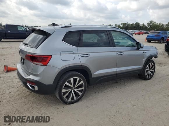 ✅ 2024 Volkswagen Taos SE • VIN: 3VVSX7B26RM028814 • Лот: 89467765. Опубликован ранее на Copart с пробегом 49 278 миль. Бесплатный доступ к архиву аукционных продаж из США и подробный отчёт об истории автомобиля на DreamBid. Изображение 3.