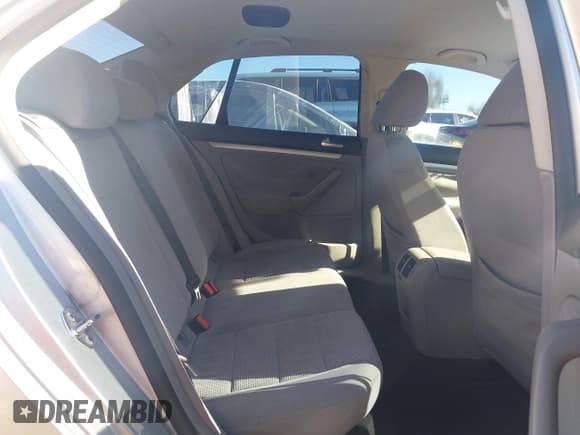 ✅ 2009 Volkswagen Jetta S • VIN: 3VWJZ71K99M087021 • Lot: 43900747. Listed on IAAI with 182,001 mi. Free auction sales archive from the USA and detailed vehicle history report at DreamBid. Image 8.