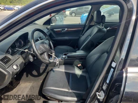 ✅ 2009 Mercedes-Benz C 300 Sport • VIN: WDDGF54X69R053706 • Lot: 66195525. Wystawiony na Copart z przebiegiem 181 937 mil. Bezpłatny archiwum sprzedaży aukcyjnych z USA i szczegółowy raport historii pojazdu na DreamBid. Zdjęcie 7.