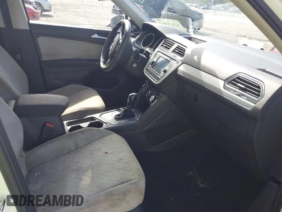 ✅ 2020 Volkswagen Tiguan S • VIN: 3VV1B7AX4LM035615 • Лот: 42671962. Опубликован ранее на IAAI с пробегом 136 890 миль. Бесплатный доступ к архиву аукционных продаж из США и подробный отчёт об истории автомобиля на DreamBid. Изображение 5.