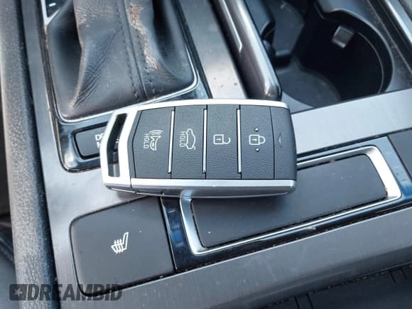 ✅ 2017 Genesis G80 3.8L • VIN: KMHGN4JE4HU200851 • Lot: 43255191. Wystawiony na IAAI z przebiegiem 86 995 mil. Bezpłatny archiwum sprzedaży aukcyjnych z USA i szczegółowy raport historii pojazdu na DreamBid. Zdjęcie 11.