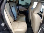 ✅ 2017 Volvo XC60 Dynamic • VIN: YV440MRR8H2122225 • Lot: 82547105. Wystawiony na Copart z przebiegiem 141 025 mil. Bezpłatny archiwum sprzedaży aukcyjnych z USA i szczegółowy raport historii pojazdu na DreamBid. Zdjęcie 11.