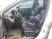 ✅ 2014 Jeep Cherokee Trailhawk • VIN: 1C4PJMBS5EW216576 • Lot: 89495175. Wystawiony na Copart z przebiegiem 196 364 mil. Bezpłatny archiwum sprzedaży aukcyjnych z USA i szczegółowy raport historii pojazdu na DreamBid. Zdjęcie 7.