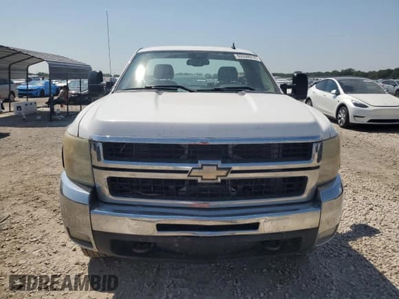 ✅ 2007 Chevrolet Silverado 2500HD 1LT • VIN: 1GCHK24667E575899 • Lot: 65538014. Wystawiony na Copart z przebiegiem 296 144 mil. Bezpłatny archiwum sprzedaży aukcyjnych z USA i szczegółowy raport historii pojazdu na DreamBid. Zdjęcie 5.
