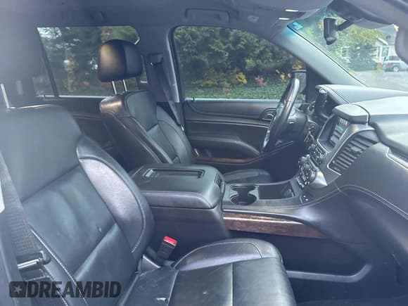 ✅ 2018 Chevrolet Suburban LT • VIN: 1GNSKHKC8JR145624 • Lot: 81198944. Wystawiony na Copart z przebiegiem 112 658 mil. Bezpłatny archiwum sprzedaży aukcyjnych z USA i szczegółowy raport historii pojazdu na DreamBid. Zdjęcie 5.