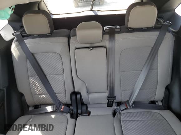 ✅ 2022 Ford Escape SE • VIN: 1FMCU9G68NUB36596 • Lot: 60743585. Listed on Copart with 16,737 mi. Free auction sales archive from the USA and detailed vehicle history report at DreamBid. Image 10.