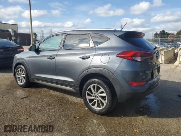 ✅ 2016 Hyundai Tucson SE • VIN: KM8J3CA45GU059560 • Лот: 85391265. Опубликован ранее на Copart с пробегом 121 140 миль. Бесплатный доступ к архиву аукционных продаж из США и подробный отчёт об истории автомобиля на DreamBid. Изображение 2.
