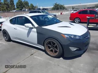 ✅ 2015 Hyundai Genesis Coupe 3.8L Base • VIN: KMHHU6KJ3FU123062 • Lot: 43017054. Wystawiony na IAAI z przebiegiem 157 727 mil. Bezpłatny archiwum sprzedaży aukcyjnych z USA i szczegółowy raport historii pojazdu na DreamBid. Zdjęcie 1.