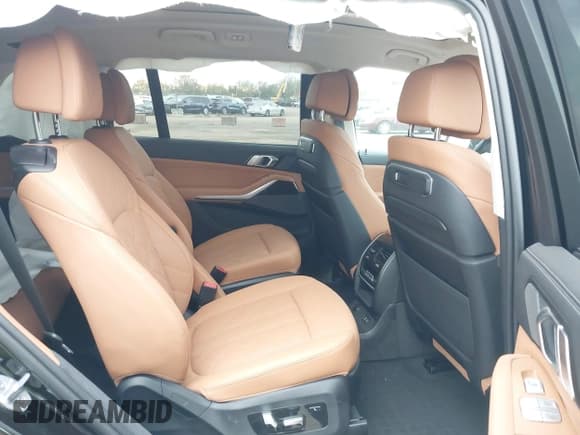 ✅ 2024 BMW X7 xDrive40i • VIN: 5UX23EM02R9U87667 • Лот: 43591181. Опубликован ранее на IAAI с пробегом Не указан. Бесплатный доступ к архиву аукционных продаж из США и подробный отчёт об истории автомобиля на DreamBid. Изображение 8.