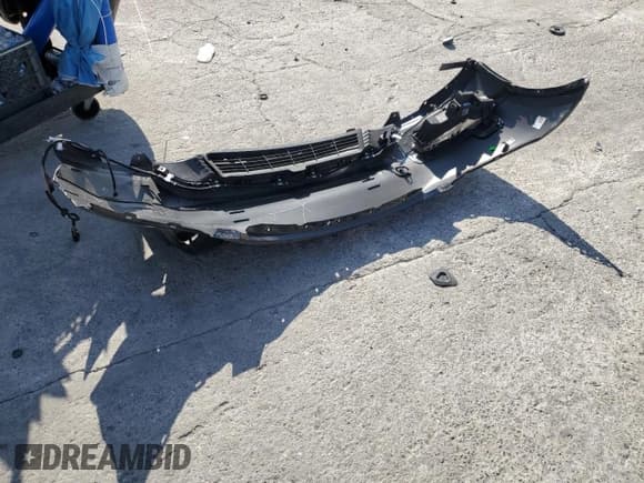 ✅ 2025 Tesla Model Y Long Range • VIN: 7SAYGDED7SF218400 • Лот: 72071165. Опубликован ранее на Copart с пробегом 13 172 миль. Бесплатный доступ к архиву аукционных продаж из США и подробный отчёт об истории автомобиля на DreamBid. Изображение 12.