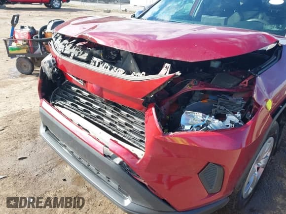 ✅ 2020 Toyota RAV4 LE • VIN: 2T3F1RFV6LW095873 • Lot: 43361711. Wystawiony na IAAI z przebiegiem 81 776 mil. Bezpłatny archiwum sprzedaży aukcyjnych z USA i szczegółowy raport historii pojazdu na DreamBid. Zdjęcie 6.