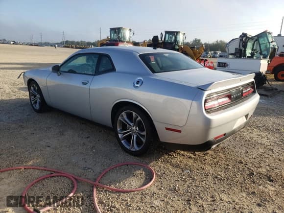 ✅ 2021 Dodge Challenger R/T • VIN: 2C3CDZBTXMH583485 • Lot: 37987673. Wystawiony na Copart z przebiegiem 39 474 mil. Bezpłatny archiwum sprzedaży aukcyjnych z USA i szczegółowy raport historii pojazdu na DreamBid. Zdjęcie 2.