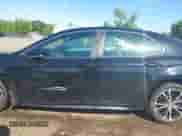 2020 Toyota Camry SE with VIN 4T1M11BK2LU010539, listed as a IAAI auction lot 42292336 with 39,342 mi miles and . Bid and sale history available at DreamBid. Image 14.