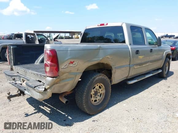 2003 Chevrolet Silverado 1500HD LS with VIN 1GCGK13U13F120419, listed as a IAAI auction lot 43250986 with 201,013 mi miles and . Bid and sale history available at DreamBid. Image 4.