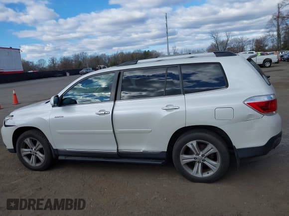 ✅ 2012 Toyota Highlander Limited • VIN: 5TDDK3EH9CS157443 • Lot: 43708248. Listed on IAAI with 169,604 mi. Free auction sales archive from the USA and detailed vehicle history report at DreamBid. Image 14.