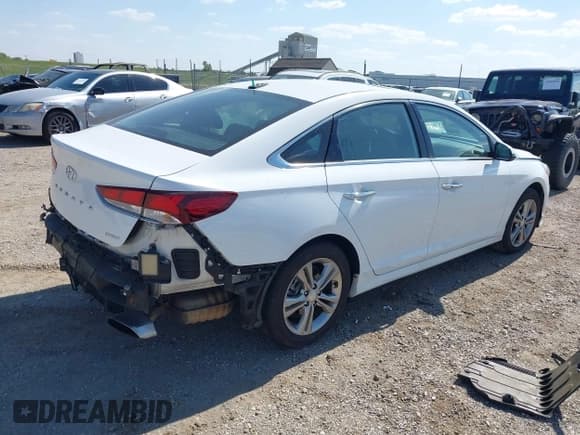 ✅ 2018 Hyundai Sonata SEL • VIN: 5NPE34AF3JH652445 • Lot: 43332202. Wystawiony na IAAI z przebiegiem 83 617 mil. Bezpłatny archiwum sprzedaży aukcyjnych z USA i szczegółowy raport historii pojazdu na DreamBid. Zdjęcie 4.
