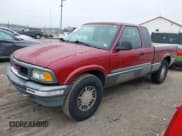 ✅ 1997 GMC Sonoma • VIN: 1GTCT19W9V8510454 • Lot: 41604622. Listed on IAAI with 204,855 mi. Free auction sales archive from the USA and detailed vehicle history report at DreamBid. Image 2.