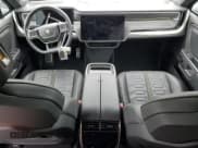 ✅ 2023 Rivian R1T Adventure • VIN: 7FCTGBAA0PN026004 • Lot: 62924945. Wystawiony na Copart z przebiegiem Nie podano. Bezpłatny archiwum sprzedaży aukcyjnych z USA i szczegółowy raport historii pojazdu na DreamBid. Zdjęcie 8.