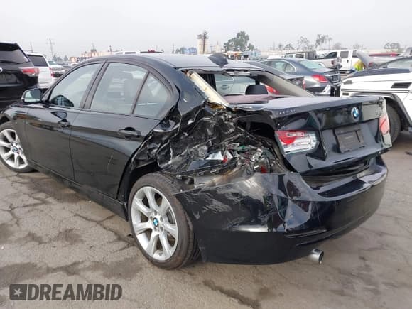 ✅ 2015 BMW 3 Series 320i • VIN: WBA3B1G50FNT06932 • Лот: 43301260. Опубликован ранее на IAAI с пробегом 101 305 миль. Бесплатный доступ к архиву аукционных продаж из США и подробный отчёт об истории автомобиля на DreamBid. Изображение 6.