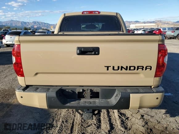 ✅ 2017 Toyota Tundra SR5 • VIN: 5TFDW5F13HX670335 • Лот: 86855575. Опубликован ранее на Copart с пробегом 94 703 миль. Бесплатный доступ к архиву аукционных продаж из США и подробный отчёт об истории автомобиля на DreamBid. Изображение 6.