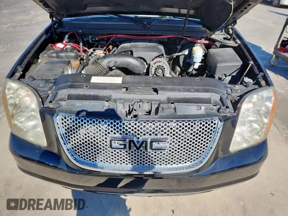 ✅ 2008 GMC Yukon XL • VIN: 1GKFC66878J201860 • Lot: 92217875. Wystawiony na Copart z przebiegiem 181 624 mil. Bezpłatny archiwum sprzedaży aukcyjnych z USA i szczegółowy raport historii pojazdu na DreamBid. Zdjęcie 12.