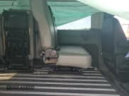 ✅ 2024 Ford Transit Passenger XL • VIN: 1FBAX2C88RKA07720 • Lot: 52321345. Wystawiony na Copart z przebiegiem 31 172 mil. Bezpłatny archiwum sprzedaży aukcyjnych z USA i szczegółowy raport historii pojazdu na DreamBid. Zdjęcie 11.