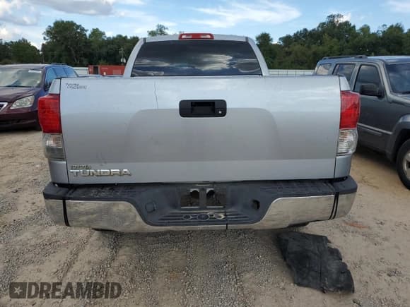 ✅ 2011 Toyota Tundra • VIN: 5TFRU5F16BX025827 • Lot: 81913925. Listed on Copart with 348,735 mi. Free auction sales archive from the USA and detailed vehicle history report at DreamBid. Image 6.