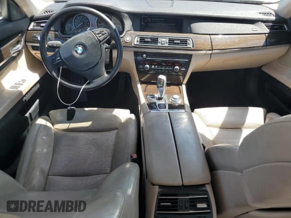 ✅ 2010 BMW 7 Series 750Li • VIN: WBAKB8C58ACY62873 • Лот: 64665405. Опубликован ранее на Copart с пробегом 121 851 миль. Бесплатный доступ к архиву аукционных продаж из США и подробный отчёт об истории автомобиля на DreamBid. Изображение 8.