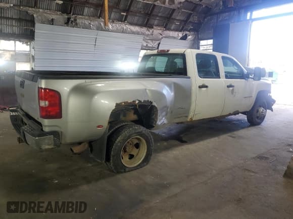 ✅ 2008 Chevrolet Silverado 1500 • VIN: 1GBJC33K48F175665 • Лот: 59660715. Опубликован ранее на Copart с пробегом 121 849 миль. Бесплатный доступ к архиву аукционных продаж из США и подробный отчёт об истории автомобиля на DreamBid. Изображение 3.