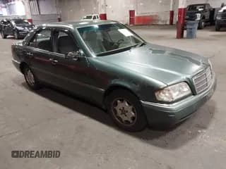 ✅ 1994 Mercedes-Benz C • VIN: WDBHA28E4RF061954 • Лот: 42960276. Опубликован ранее на IAAI с пробегом 170 086 миль. Бесплатный доступ к архиву аукционных продаж из США и подробный отчёт об истории автомобиля на DreamBid. Изображение 1.