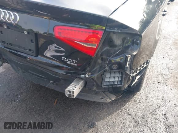 ✅ 2015 Audi A4 Premium • VIN: WAUBFAFL4FN005774 • Lot: 42986969. Listed on IAAI with 100,668 mi. Free auction sales archive from the USA and detailed vehicle history report at DreamBid. Image 6.