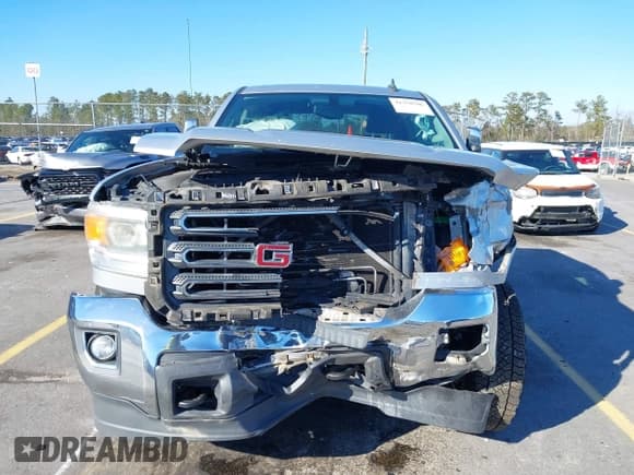 ✅ 2015 GMC Sierra 2500HD SLE • VIN: 1GT12YE80FF504677 • Лот: 41358386. Опубликован ранее на IAAI с пробегом Не указан. Бесплатный доступ к архиву аукционных продаж из США и подробный отчёт об истории автомобиля на DreamBid. Изображение 12.