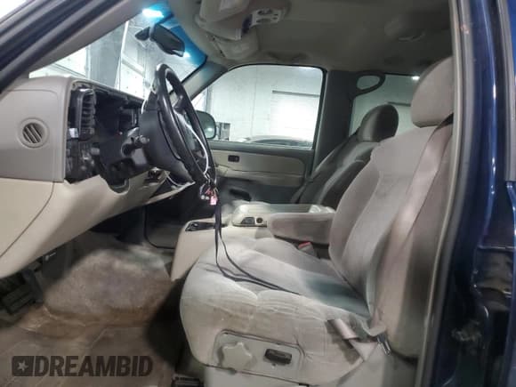 ✅ 2001 Chevrolet Suburban LT • VIN: 3GNFK16T21G151745 • Лот: 72221094. Опубликован ранее на Copart с пробегом 223 280 миль. Бесплатный доступ к архиву аукционных продаж из США и подробный отчёт об истории автомобиля на DreamBid. Изображение 7.