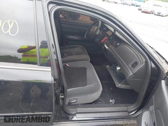 ✅ 2008 Ford Police Interceptor • VIN: 2FAHP71V68X178659 • Lot: 42571480. Listed on IAAI with Not provided. Free auction sales archive from the USA and detailed vehicle history report at DreamBid. Image 5.