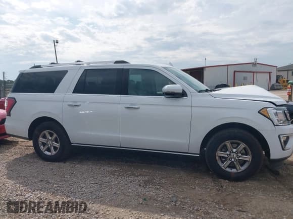✅ 2020 Ford Expedition Max Limited • VIN: 1FMJK2AT5LEA49779 • Lot: 42148992. Wystawiony na IAAI z przebiegiem 96 771 mil. Bezpłatny archiwum sprzedaży aukcyjnych z USA i szczegółowy raport historii pojazdu na DreamBid. Zdjęcie 13.
