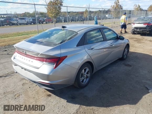 ✅ 2022 Hyundai Elantra SE • VIN: 5NPLL4AGXNH075242 • Лот: 43511556. Опубликован ранее на IAAI с пробегом 66 963 миль. Бесплатный доступ к архиву аукционных продаж из США и подробный отчёт об истории автомобиля на DreamBid. Изображение 4.