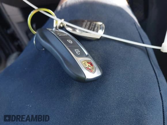 ✅ 2019 Porsche Cayenne • VIN: WP1AA2AY6KDA13900 • Lot: 43201722. Wystawiony na IAAI z przebiegiem 32 297 mil. Bezpłatny archiwum sprzedaży aukcyjnych z USA i szczegółowy raport historii pojazdu na DreamBid. Zdjęcie 11.