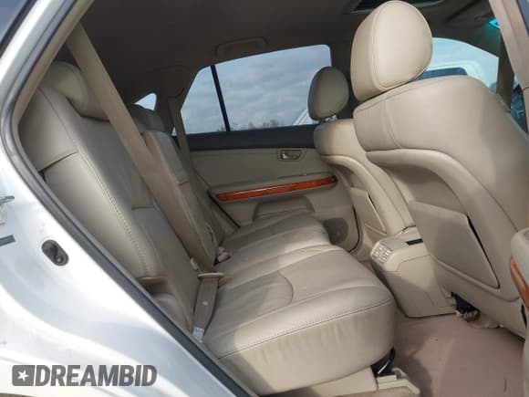 ✅ 2007 Lexus RX 350 • VIN: 2T2GK31U07C012530 • Lot: 43638597. Listed on IAAI with 424,853 mi. Free auction sales archive from the USA and detailed vehicle history report at DreamBid. Image 8.