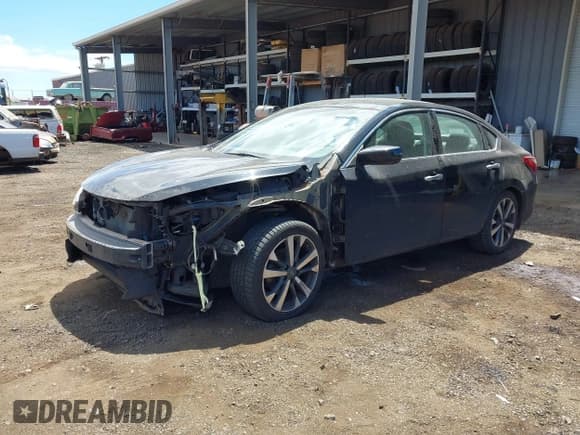 ✅ 2017 Nissan Altima SV • VIN: 1N4AL3AP0HC487127 • Lot: 43250151. Listed on IAAI with 143,525 mi. Free auction sales archive from the USA and detailed vehicle history report at DreamBid. Image 6.