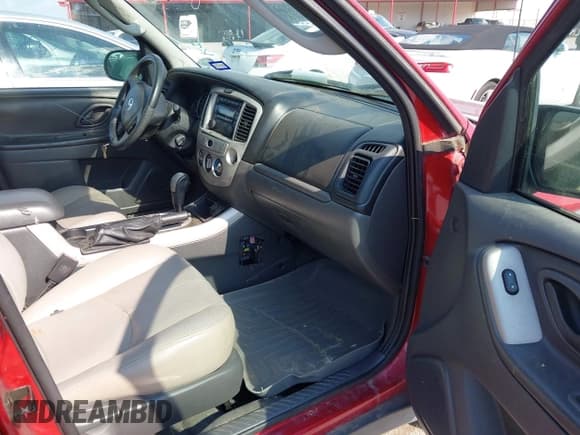 ✅ 2006 Mazda Tribute i • VIN: 4F2YZ02Z86KM29291 • Lot: 43350255. Listed on IAAI with 190,103 mi. Free auction sales archive from the USA and detailed vehicle history report at DreamBid. Image 5.