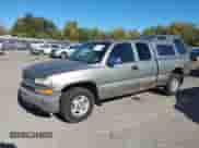 ✅ 2001 Chevrolet Silverado 1500 LS • VIN: 2GCEK19TX11120011 • Lot: 43585666. Wystawiony na IAAI z przebiegiem 249 637 mil mil. Skorzystaj z bezpłatnego archiwum sprzedaży aukcyjnych z USA i zobacz szczegółowy raport historii pojazdu na DreamBid. Zdjęcie 2.